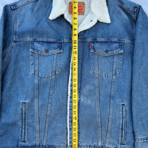 Levi's Classic Blue Denim Jacket with Sherpa Lining - Picture 5 of 7